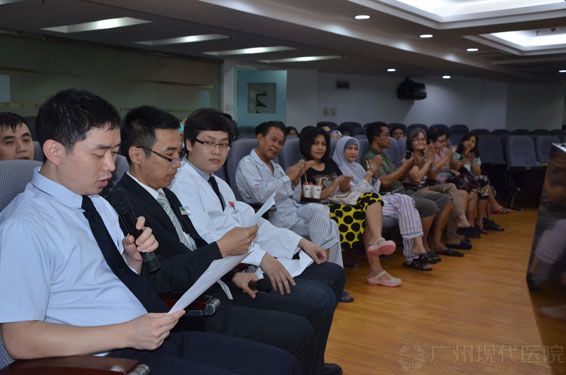 各國腫瘤患者及家屬50余人出席“5月份抗癌勇士”頒獎(jiǎng)儀式